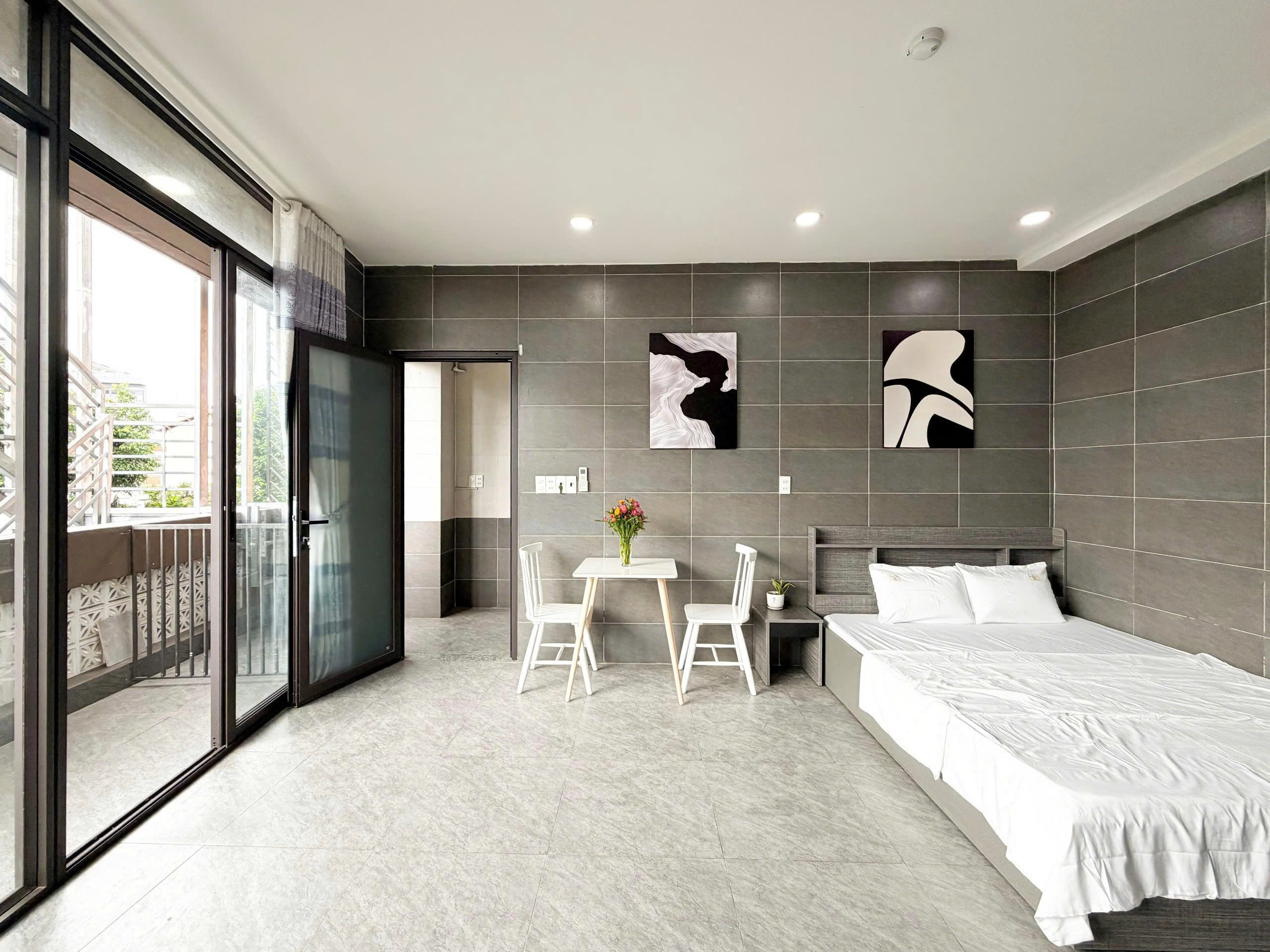 Studio · Thống Nhất